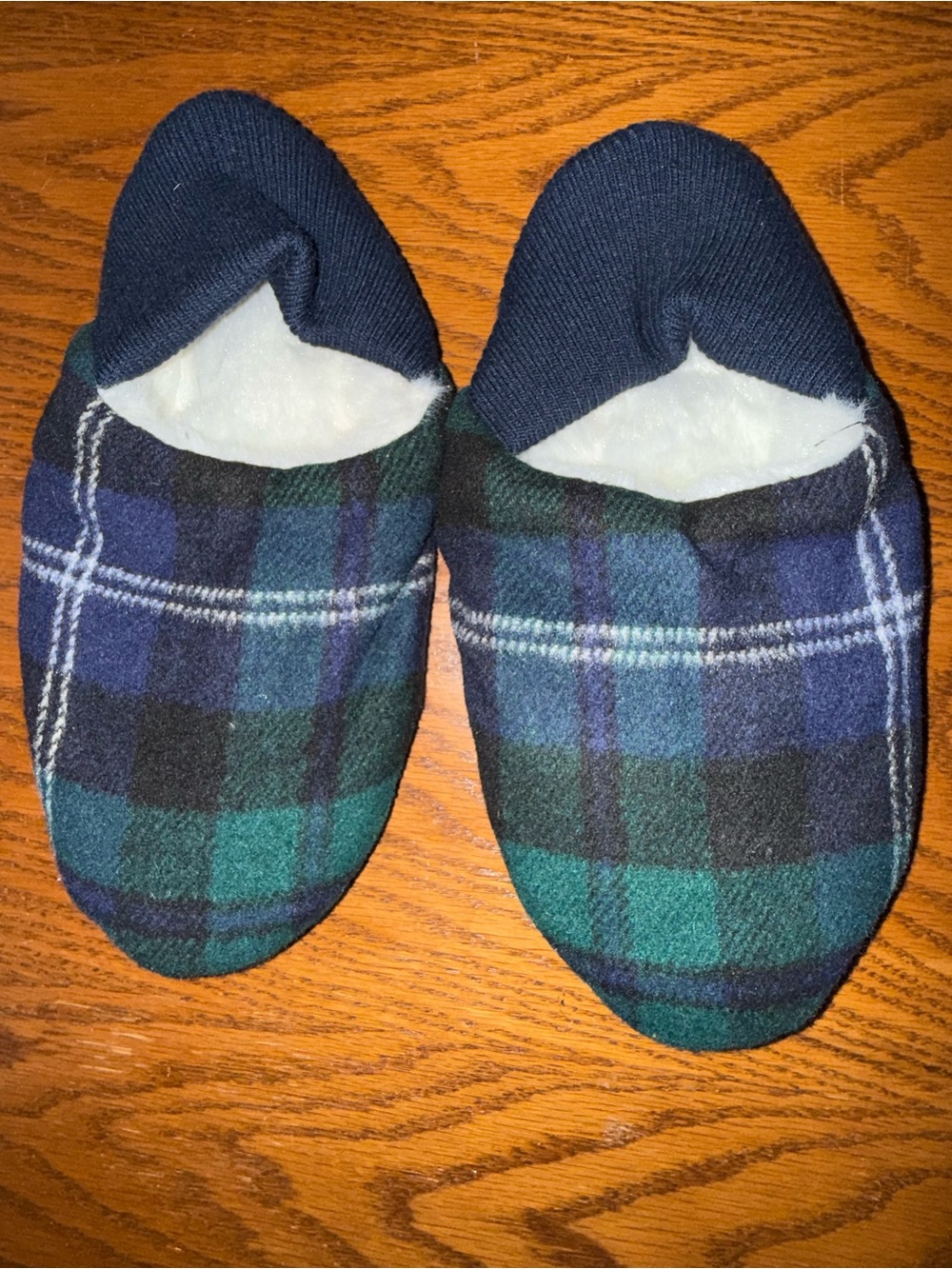 Old Navy Plaid Slip-On Slippers - Green & Navy Women’s Large